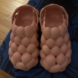 Pink golf ball Shoes with Breathable Material